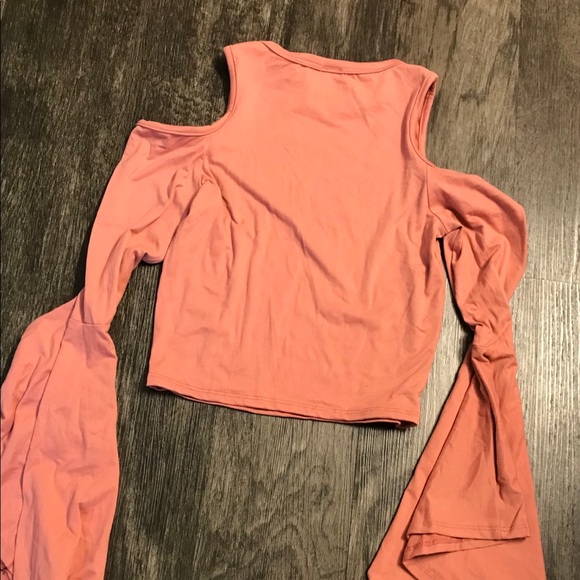 Mauve Cold Shoulder Top with Bell Sleeves small - Picture 7 of 8